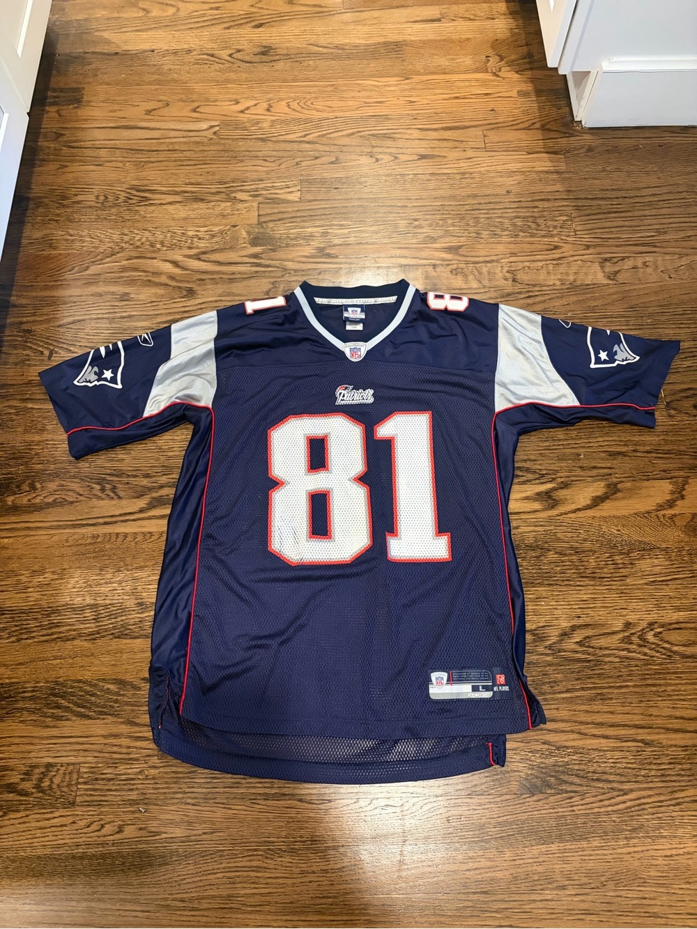 Men’s nfl New England patriots Reebok Randy moss jersey size large